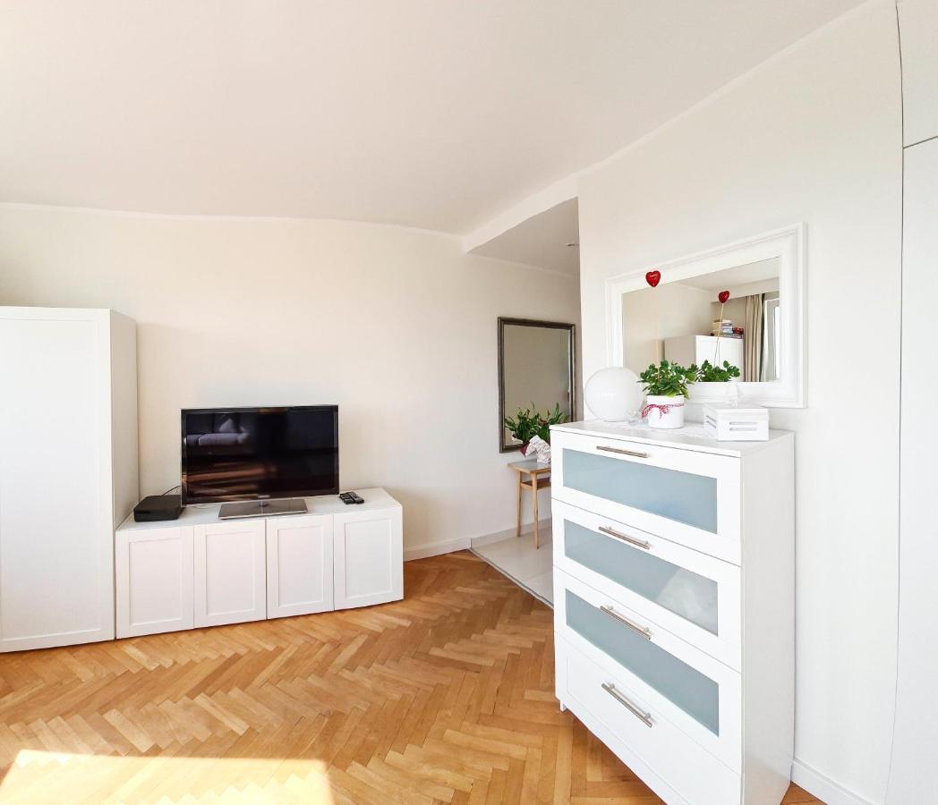 Apartment By The Sea - Kosciuszki Square 그디니아 외부 사진